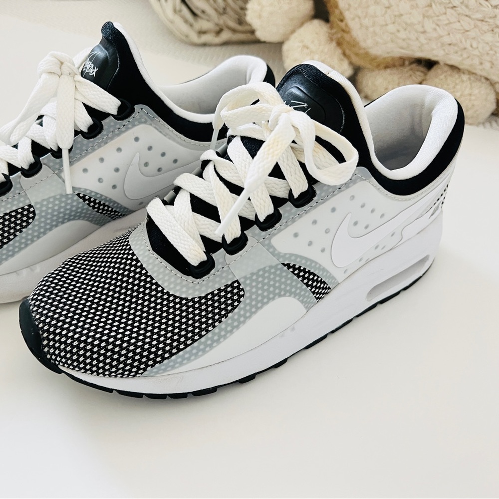 Nike Air Max Zero Oreo (2016)